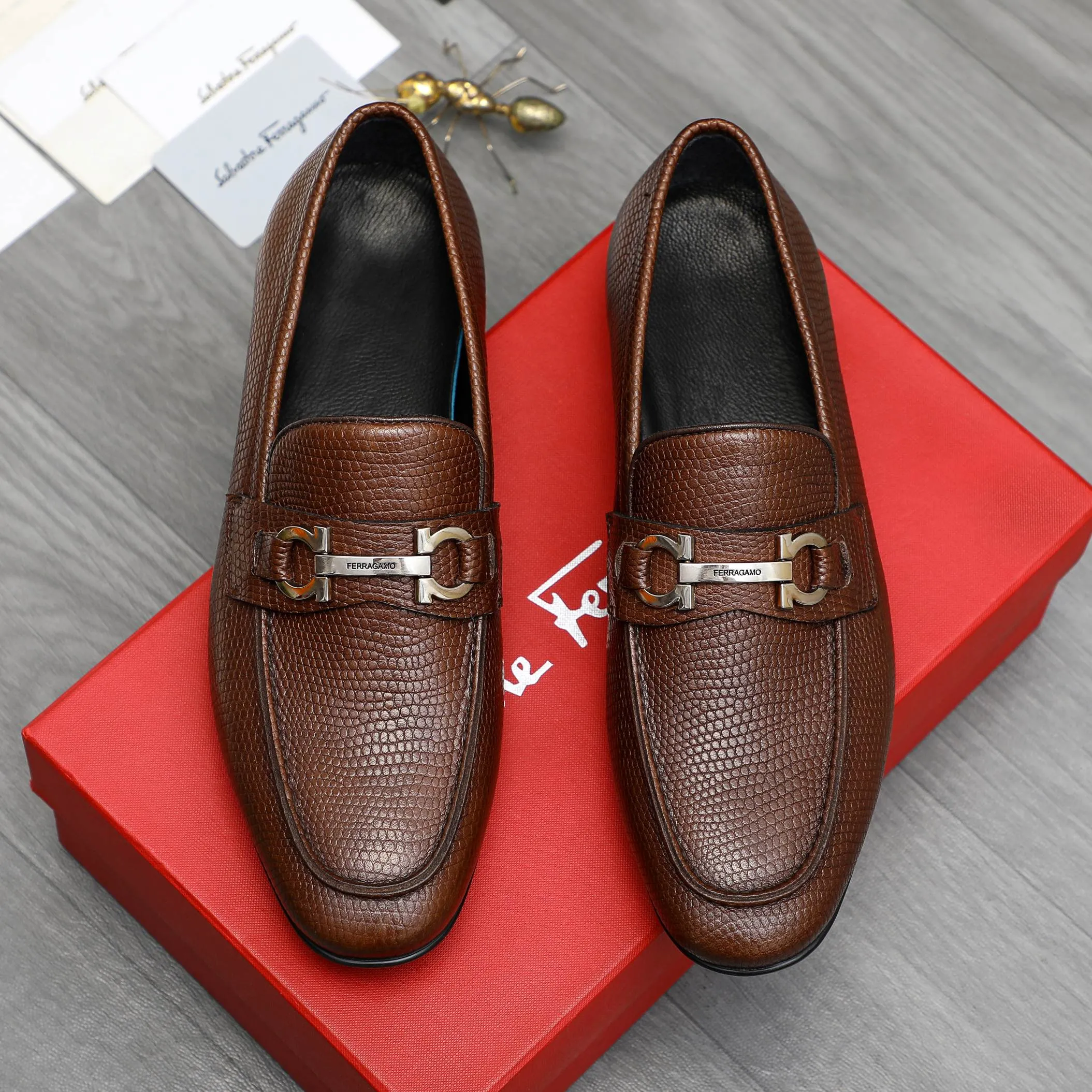 Men's shoes 💰p442 Product trademark: Ferragamo "Ferragamo" business slip-on leather shoes. Regular size: 38-46 (45.46 is custom-made and non-returnable) Product materials: Selected grained cowhide upper, cowhide lining, rubber outsole